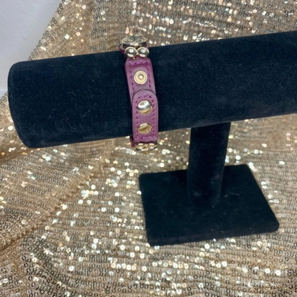 🌸White House Black Market Bracelet💎